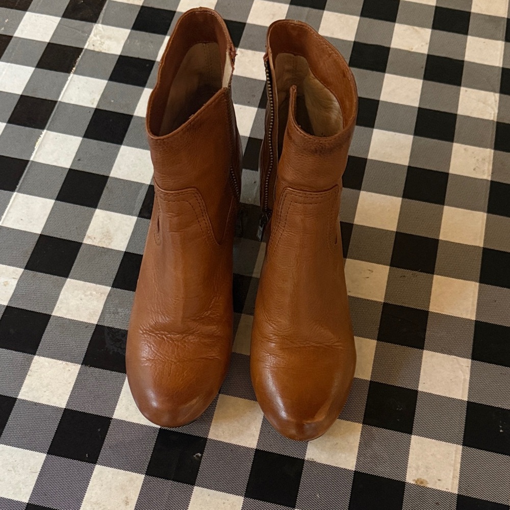 Frye Patty artisan Tan Leather Ankle Booties - Picture 2 of 5